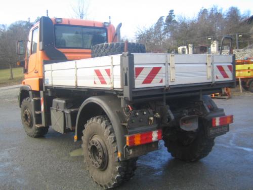 Локомобиль мерседес unimog u400