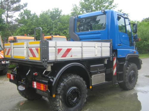 Локомобиль мерседес unimog u400